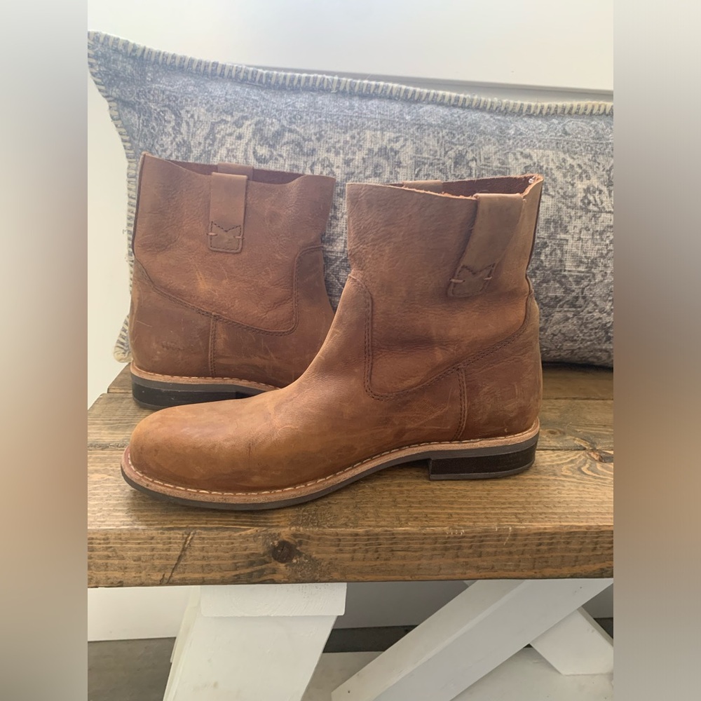 Roots booties